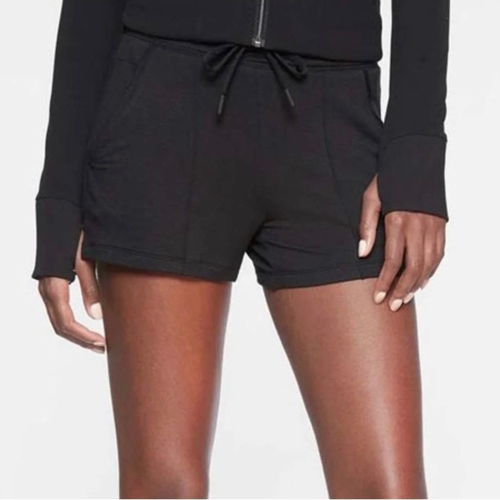 Athleta Black Bliss Nirvana Drawstring Shorts. Size S